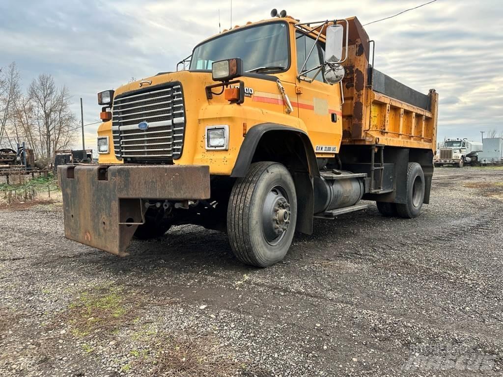Ford L8000 自卸式货车