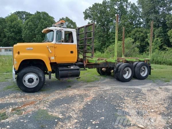 Ford L8000 木材运输车
