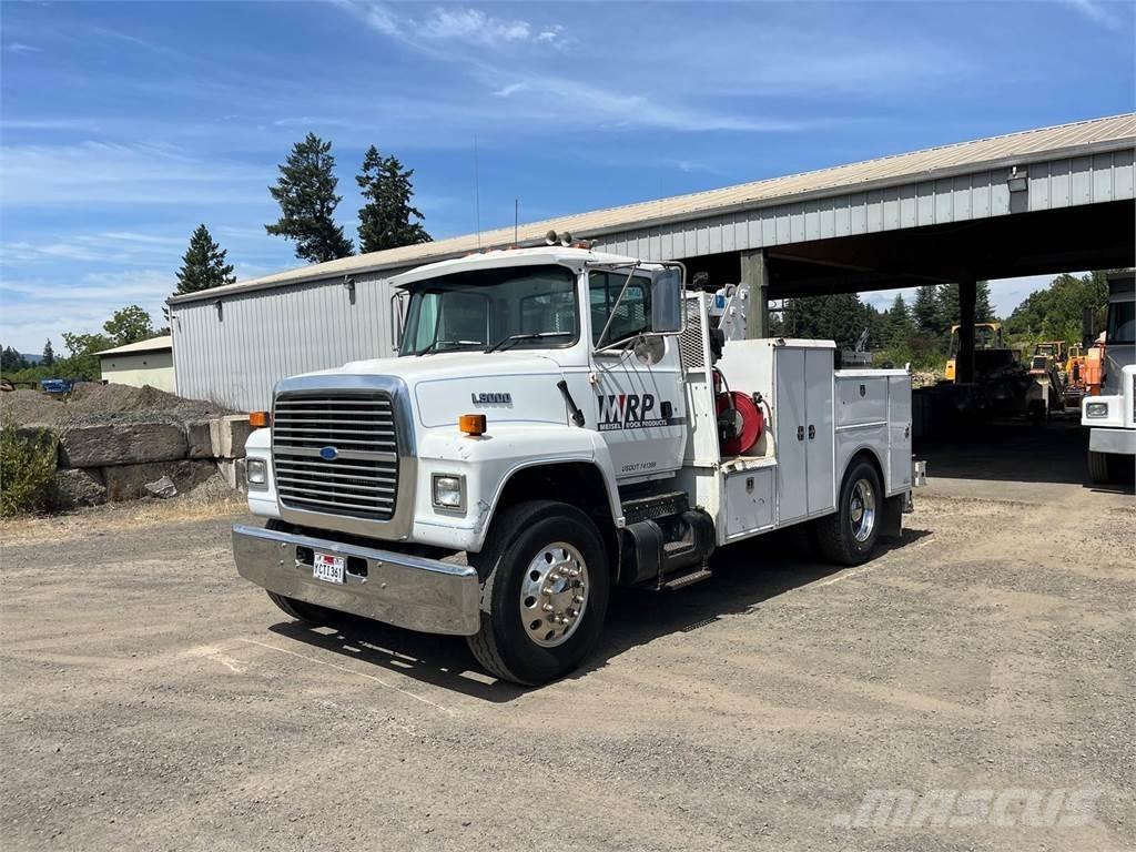 Ford L8000 市政车