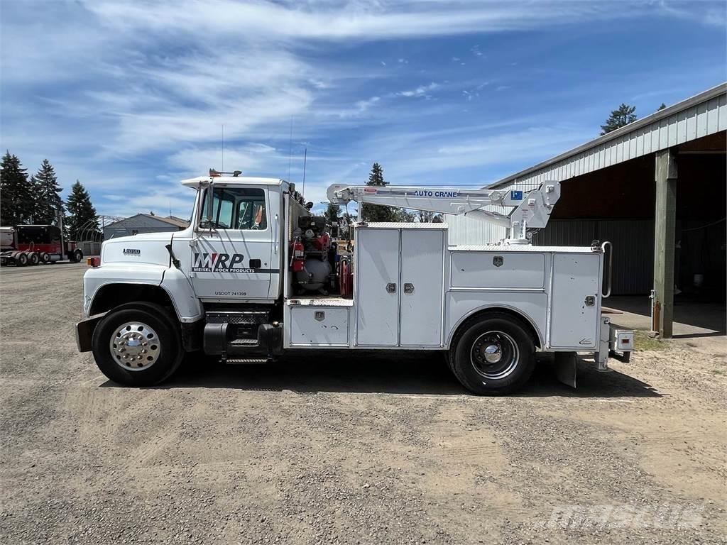 Ford L8000 市政车