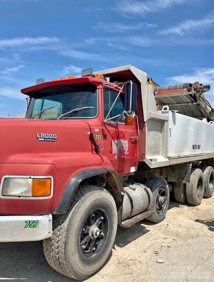 Ford L9000 油罐车