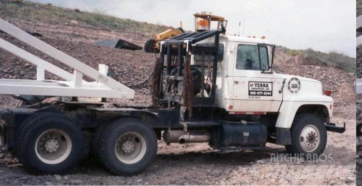 Ford LT9000 绞盘车