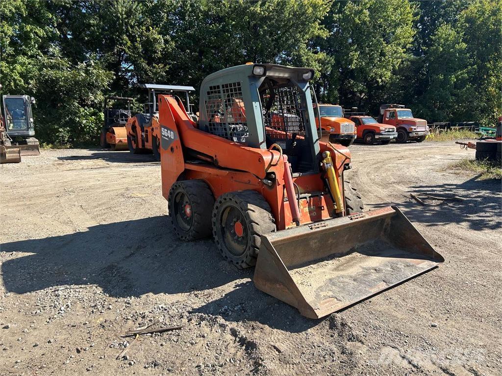 Gehl 5640E 履带式装载机