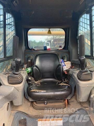 Gehl VT320 滑移装载机