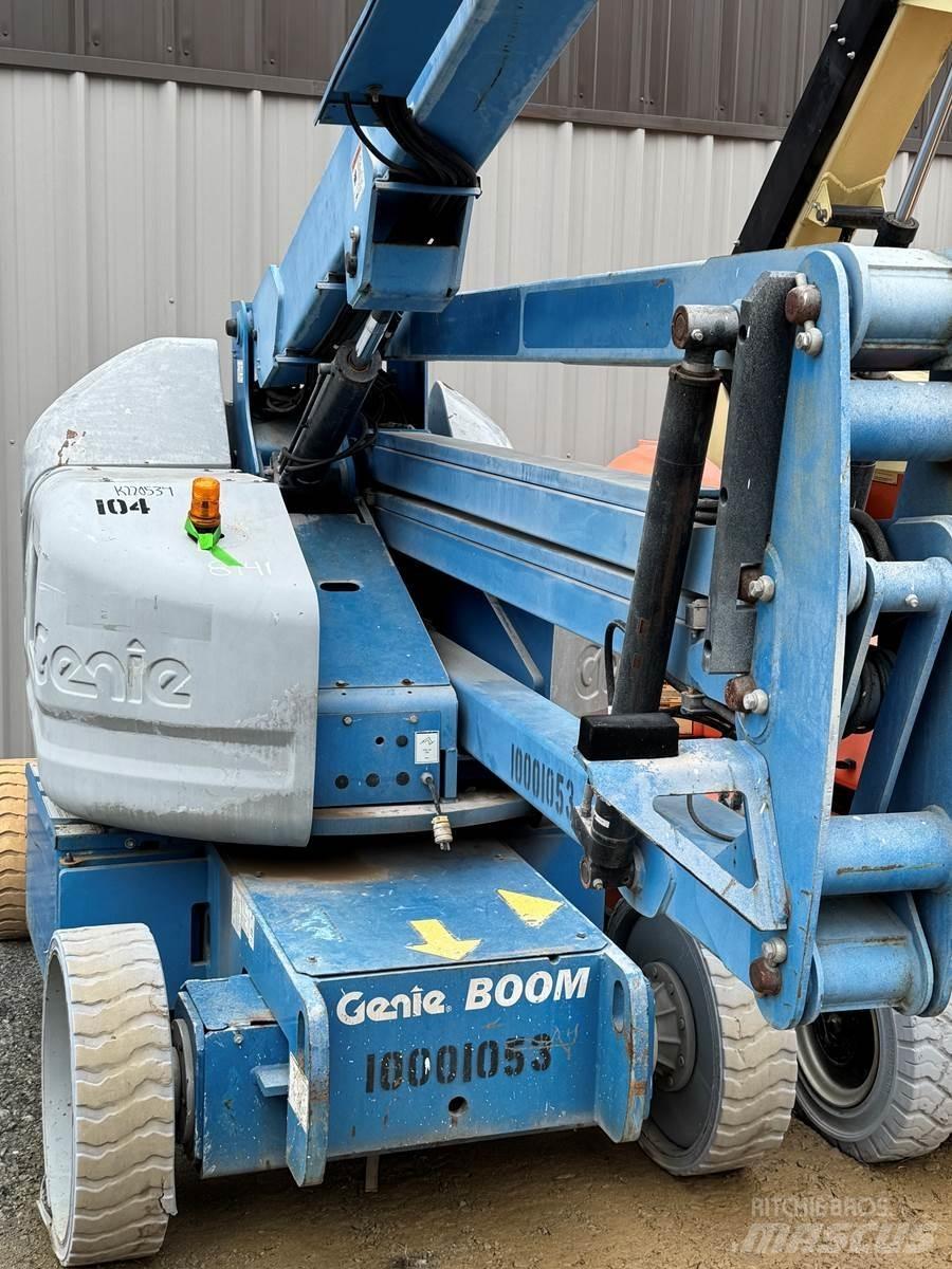 Genie Z45 曲臂高空工作平台