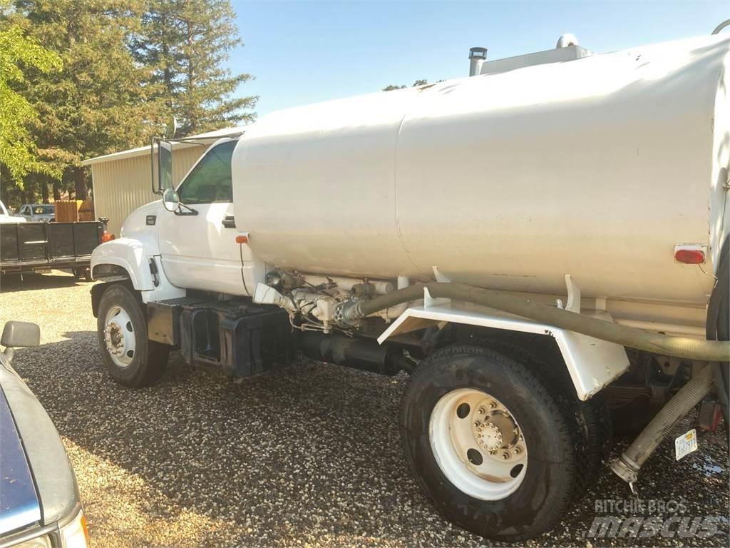 GMC 7500 油罐车