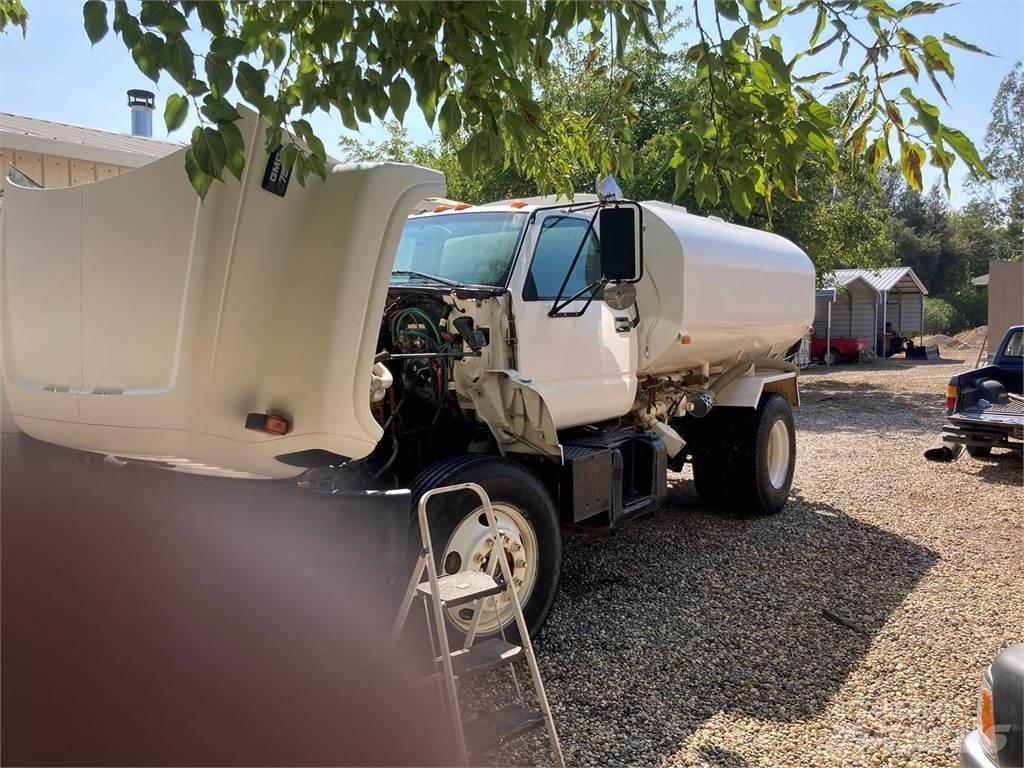 GMC 7500 油罐车