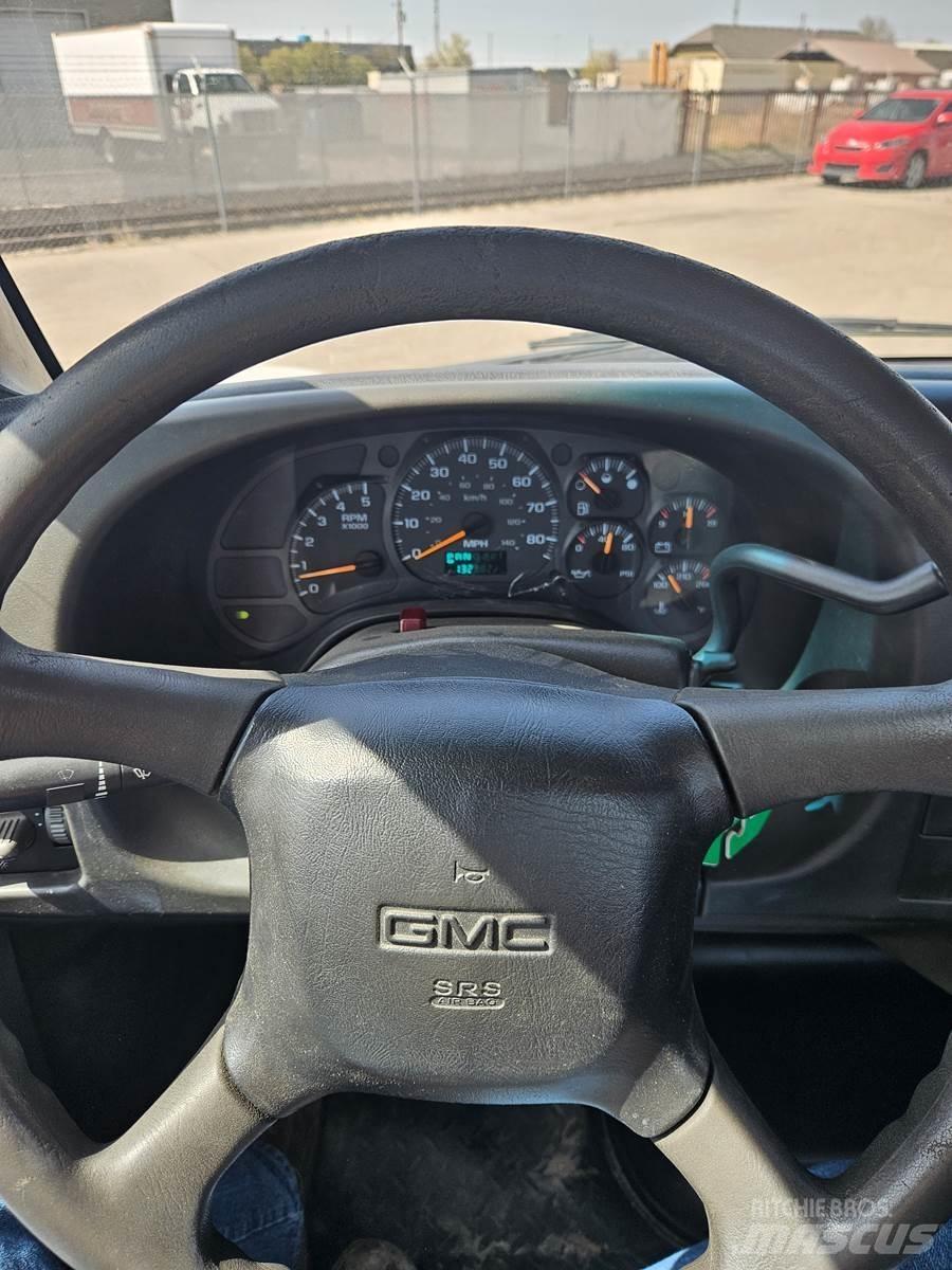 GMC C5500 平板栏板货车