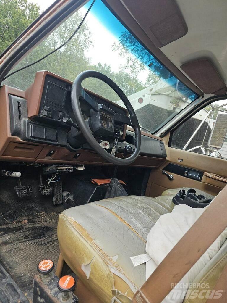 GMC C6000 碎木车