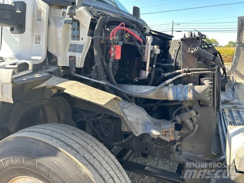 GMC C7500 车载式高空作业车