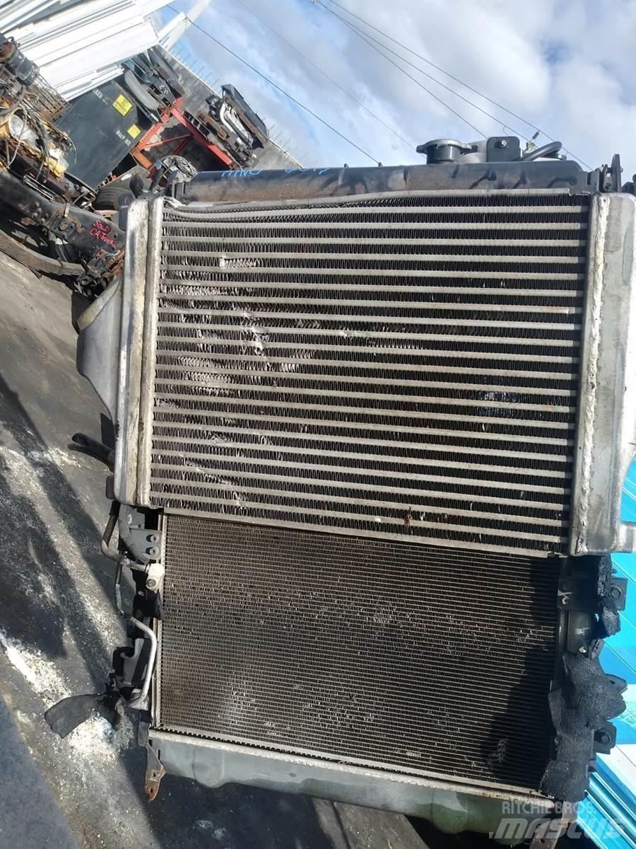 Hino  散热器
