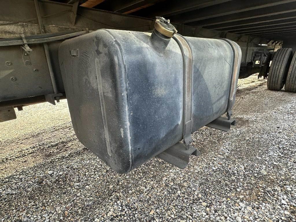 Hino 238 油罐车