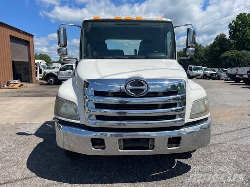 Hino 258 车辆运输车