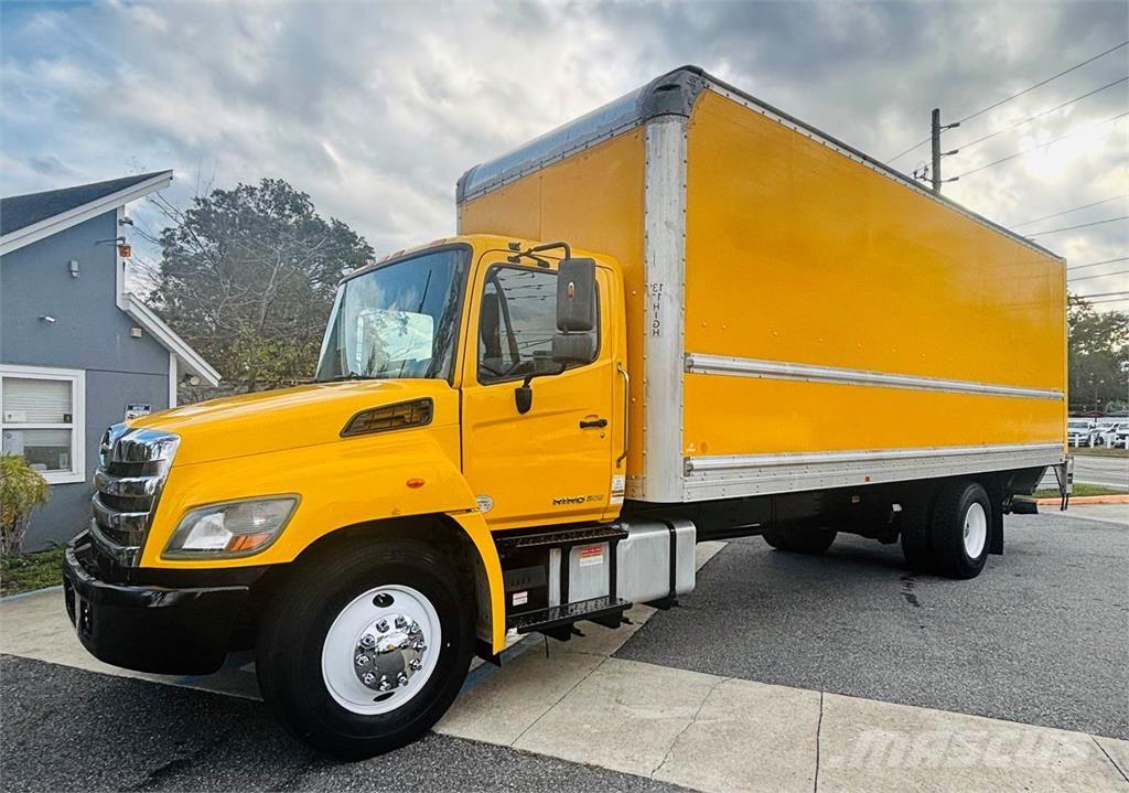 Hino 268 厢式货车