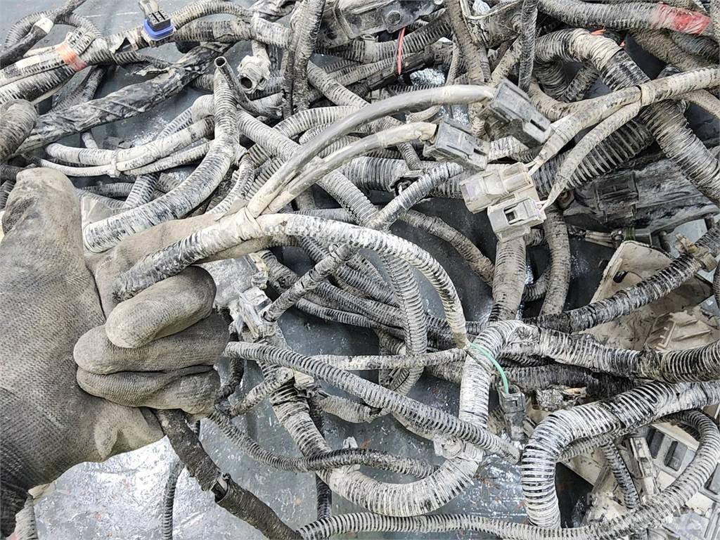 Hino J08 运输工具-其他