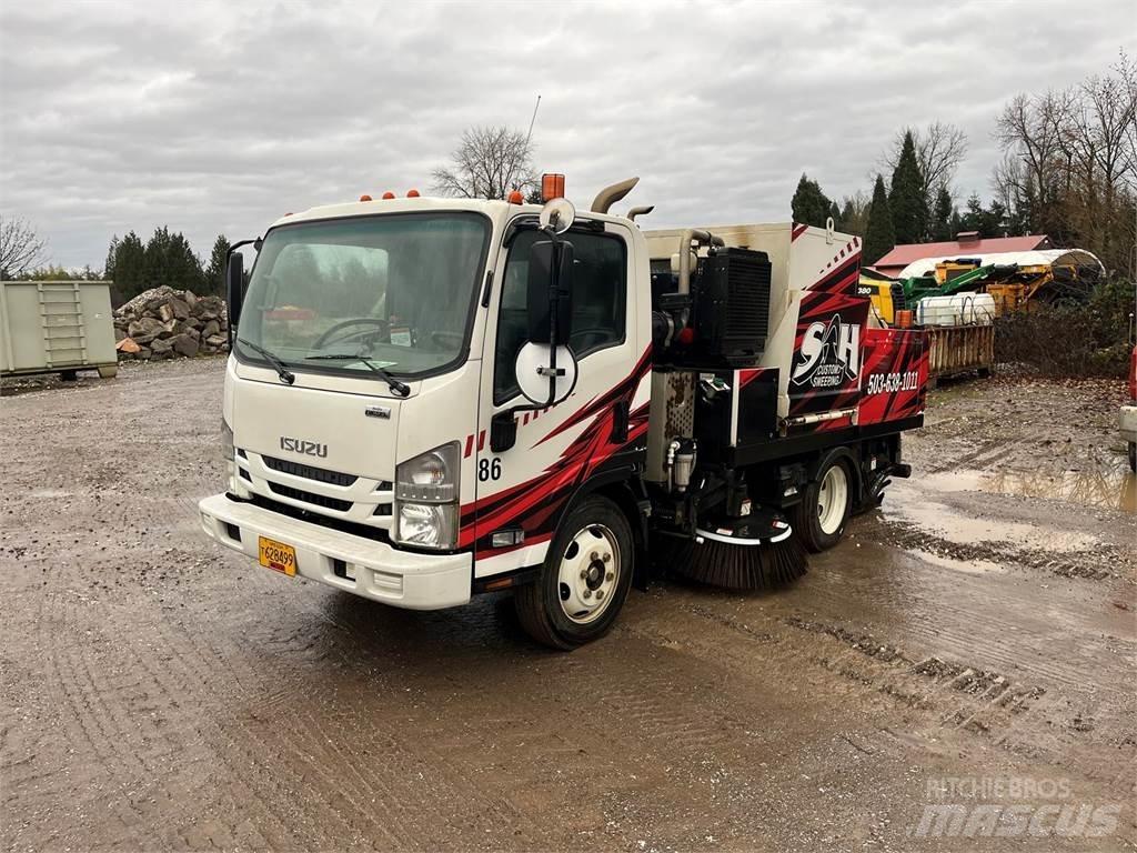Isuzu NPR 扫地机