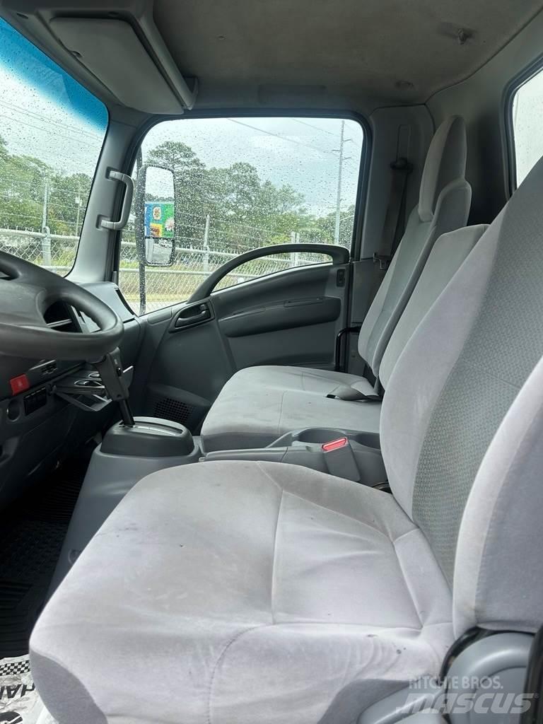 Isuzu NRR 牵引车