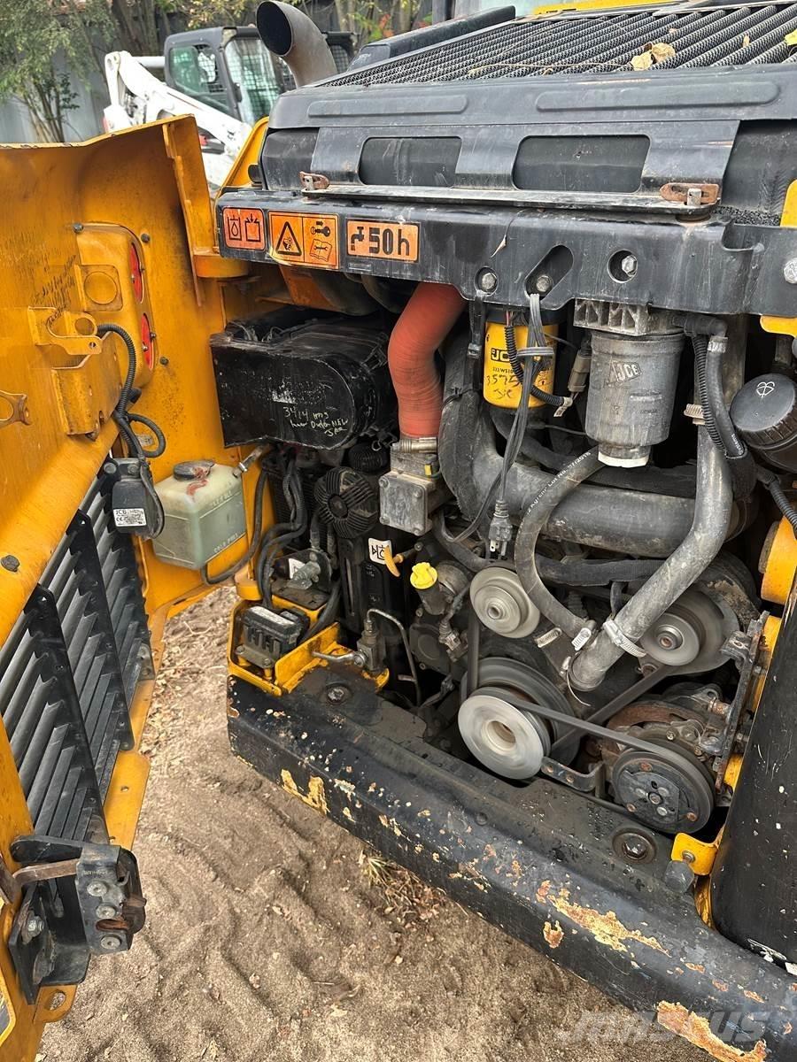 JCB 215T 滑移装载机