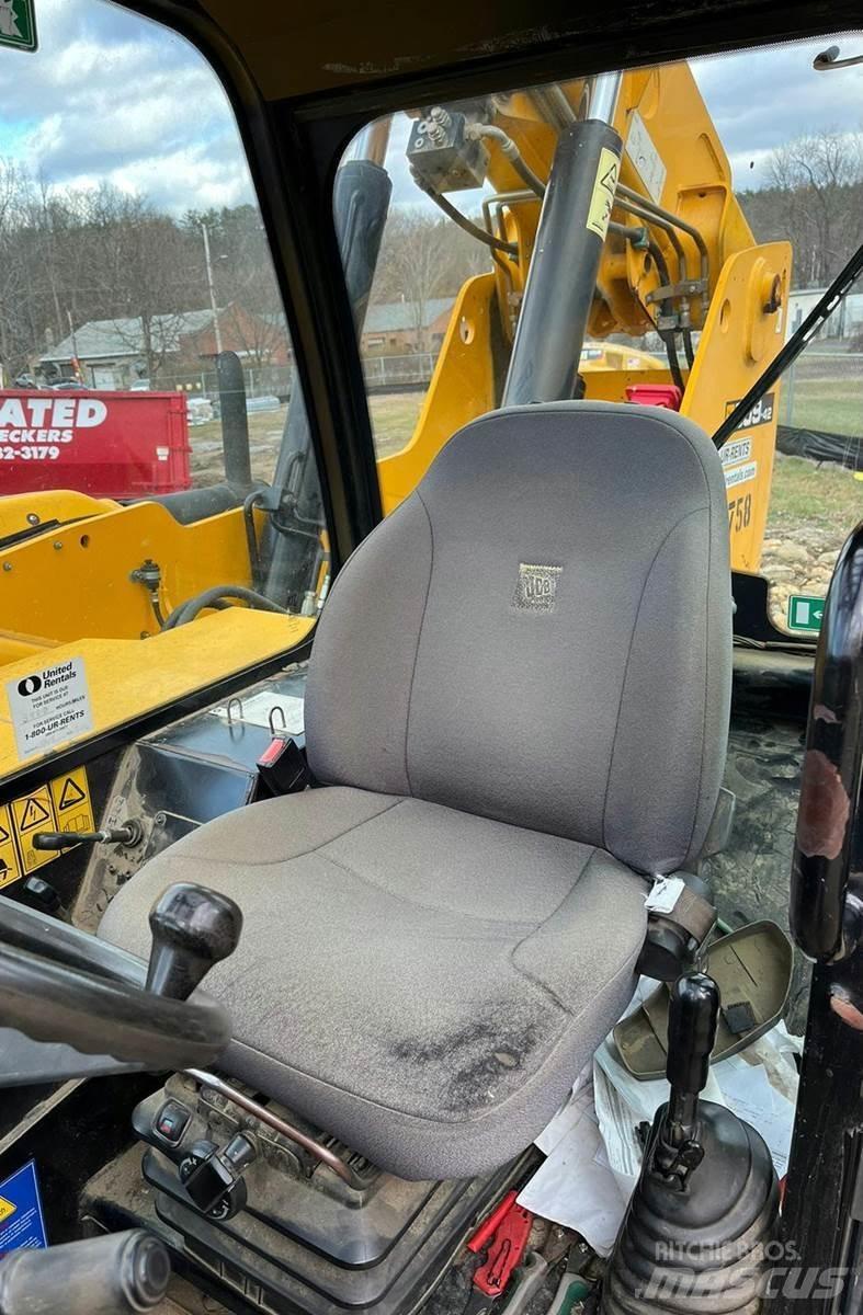 JCB 509-42 伸缩臂叉装车|叉装车