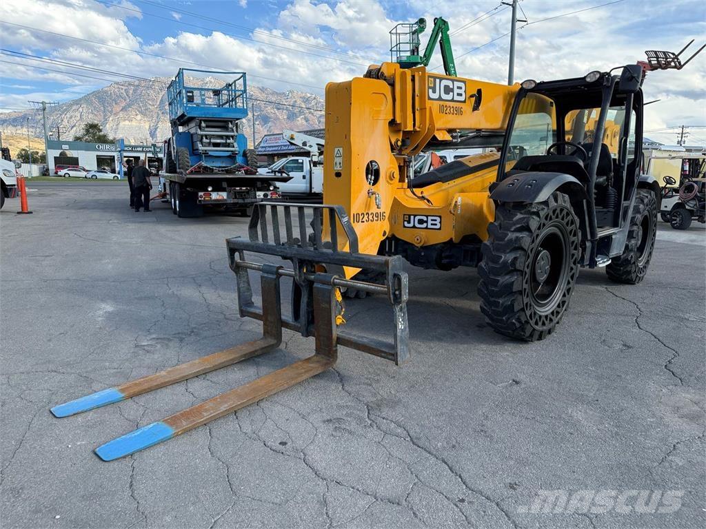 JCB 509-42 伸缩臂叉装车|叉装车
