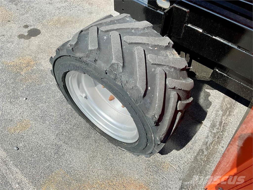 JLG 260MRT 剪叉式升降机