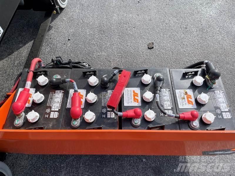 JLG R1932 剪叉式升降机