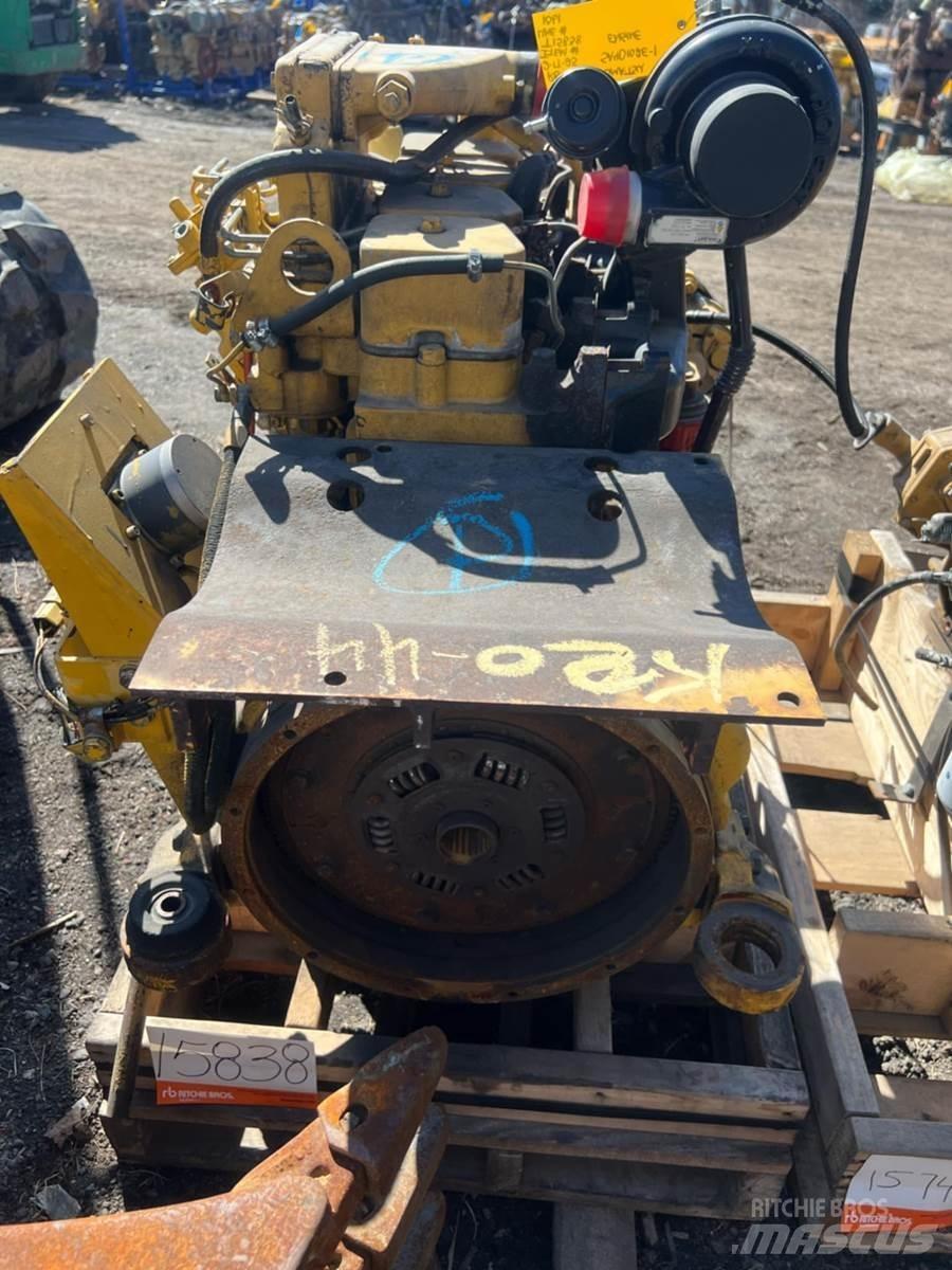 Komatsu  发动机