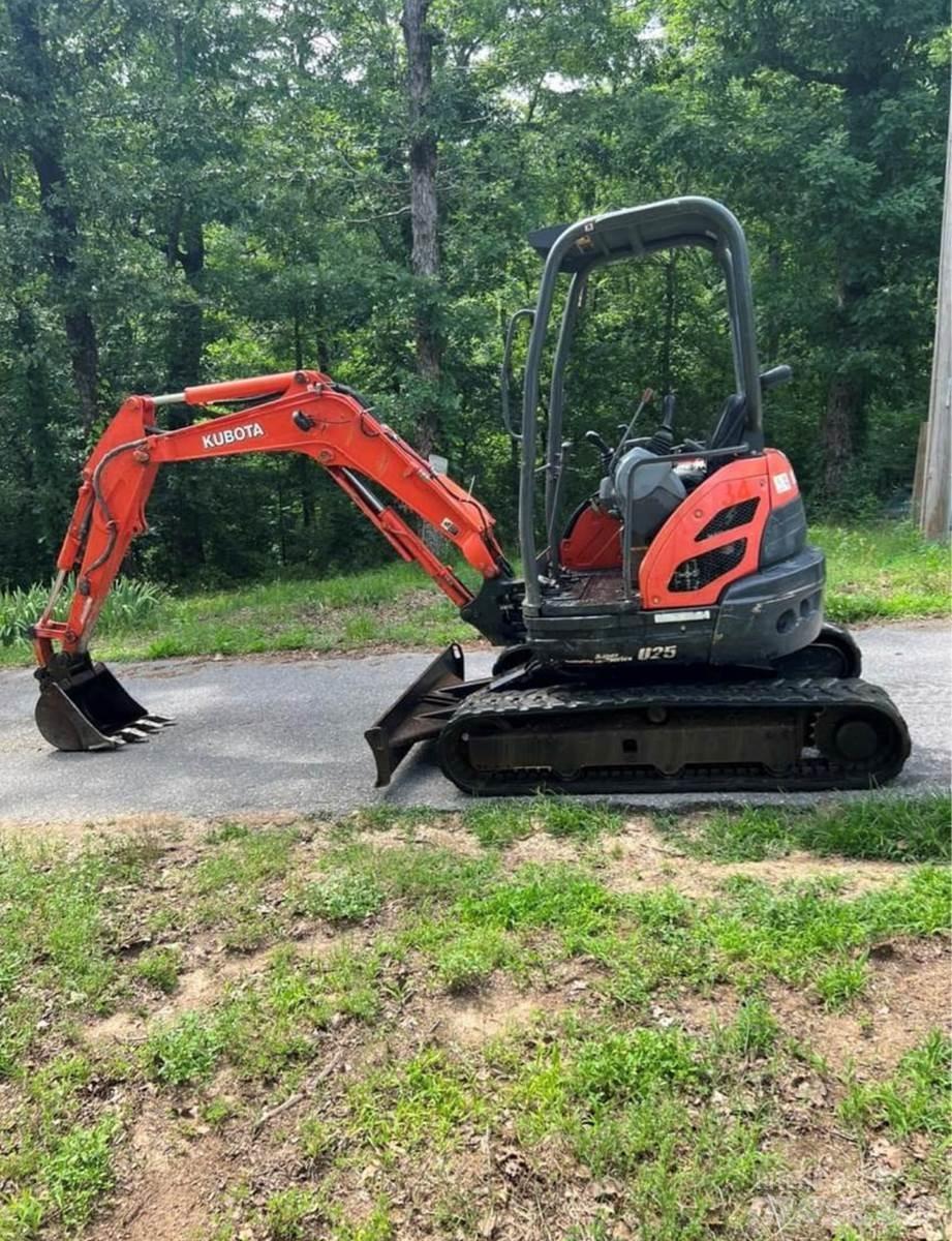 Kubota U25 小型挖掘机