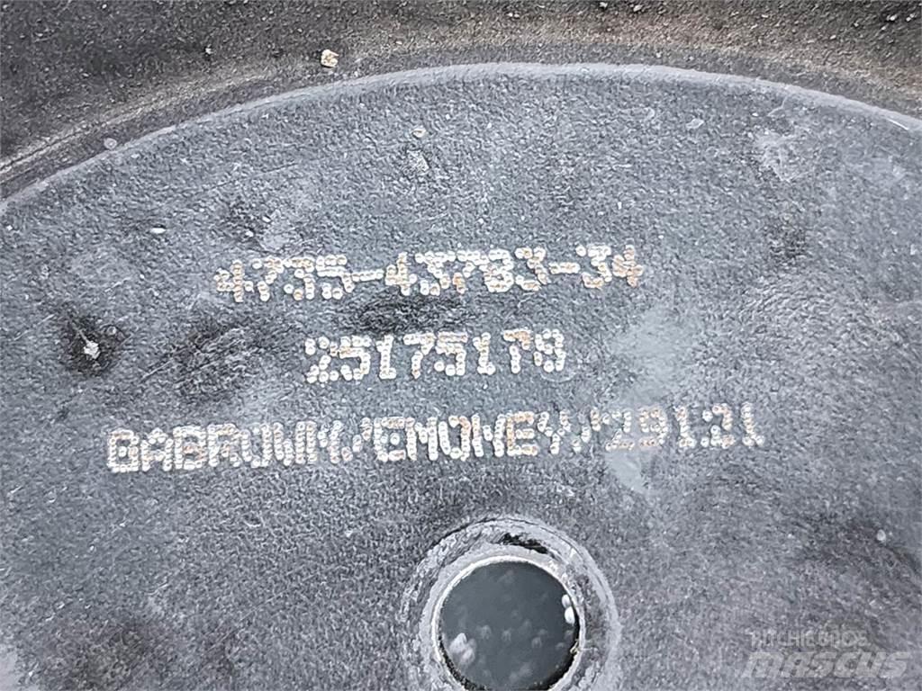 Mack  运输工具-其他