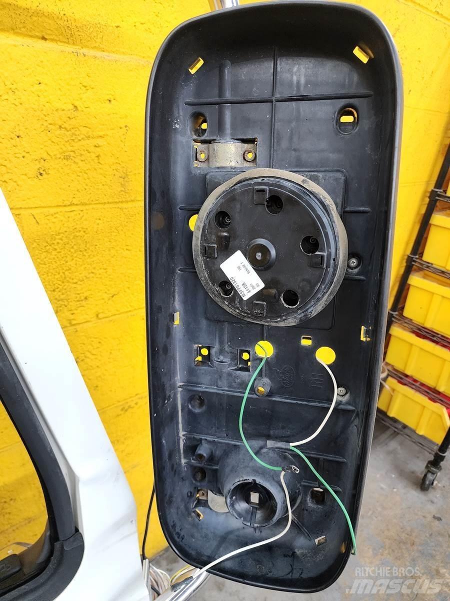 Mack  运输工具-其他