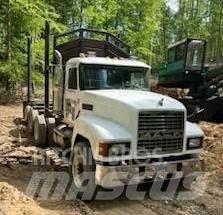 Mack CH613 木材运输车