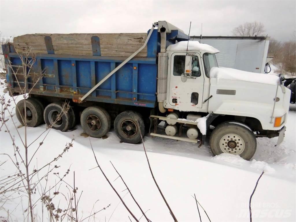 Mack CL613 自卸式货车