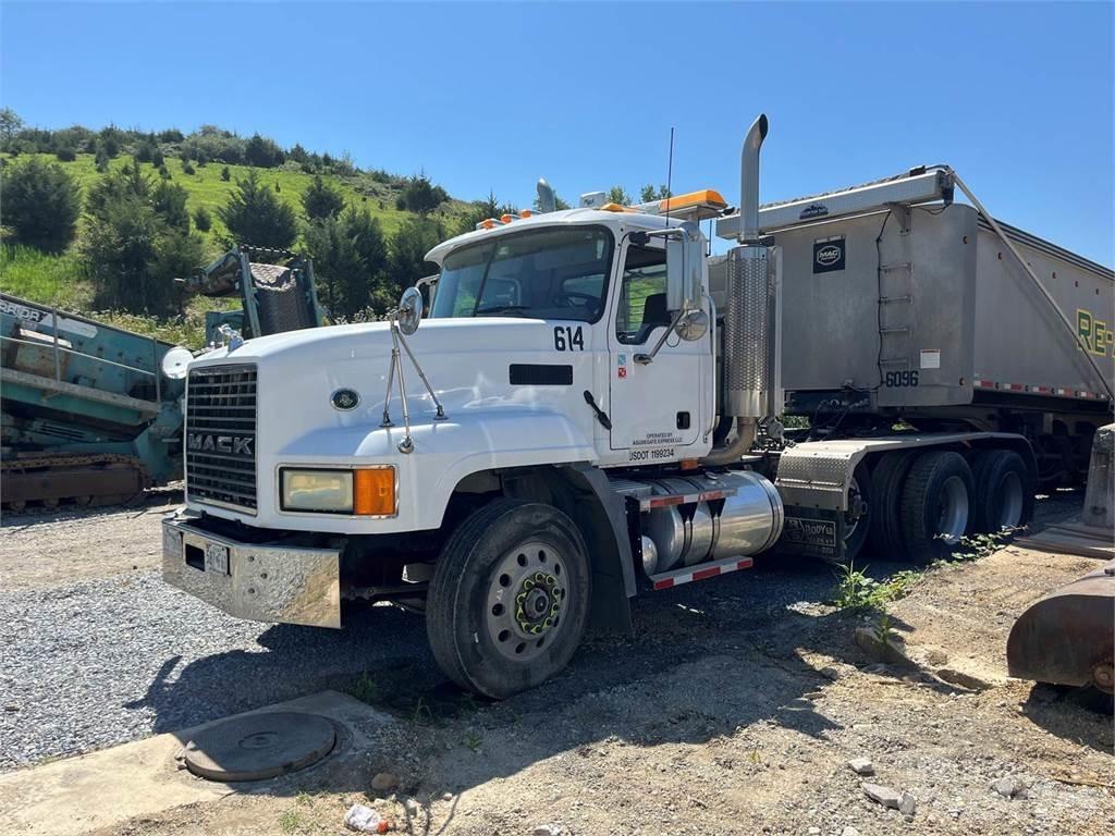 Mack CL733 其他货车