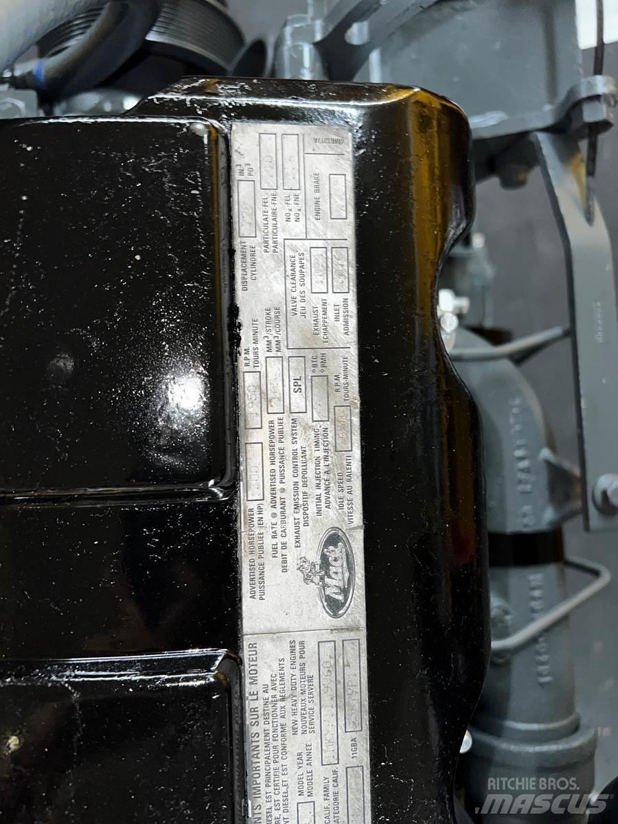 Mack E7 发动机