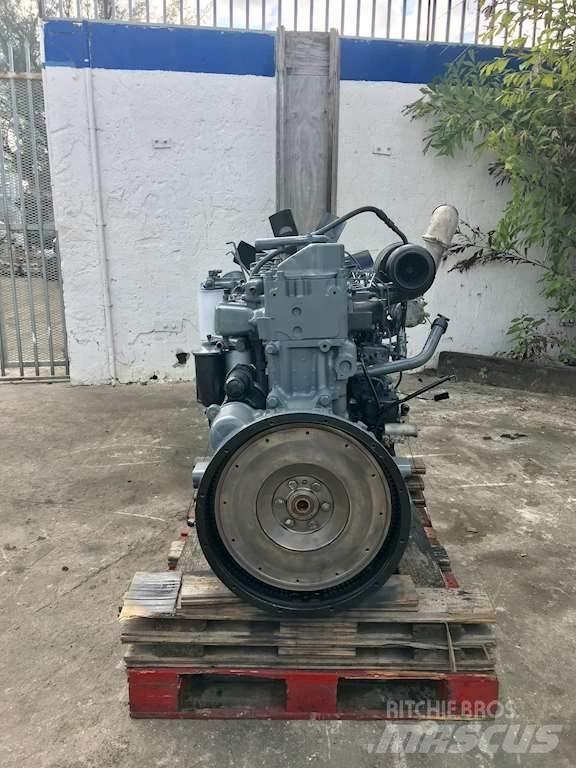Mack E7 发动机