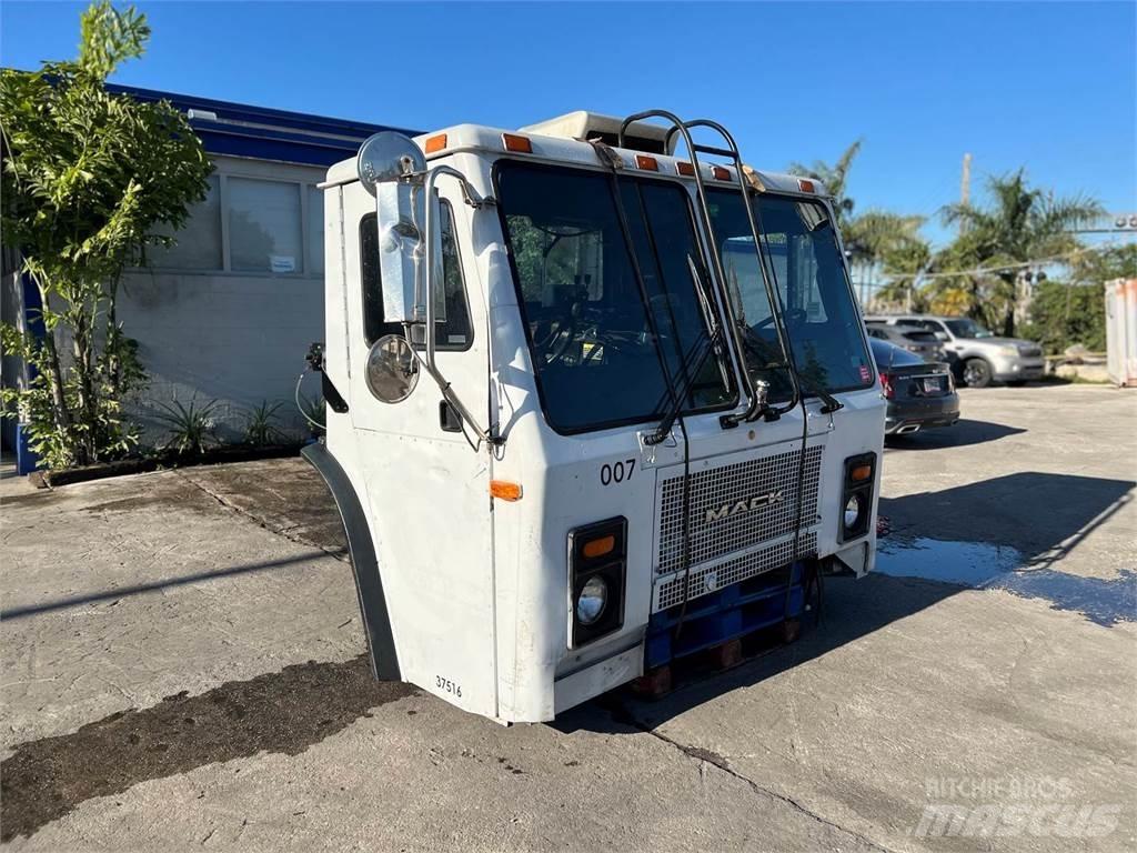 Mack LE613 运输工具-其他