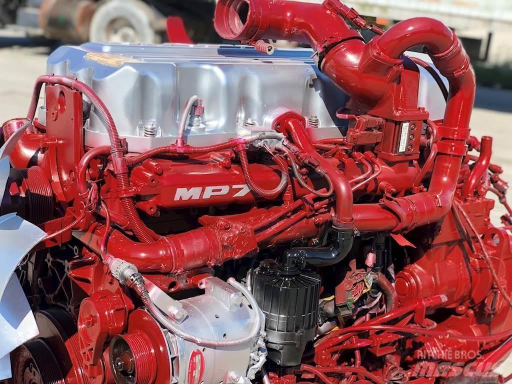 Mack MP7 发动机
