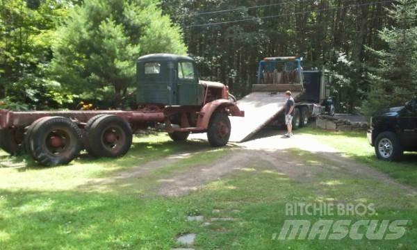 Mack NM 牵引车