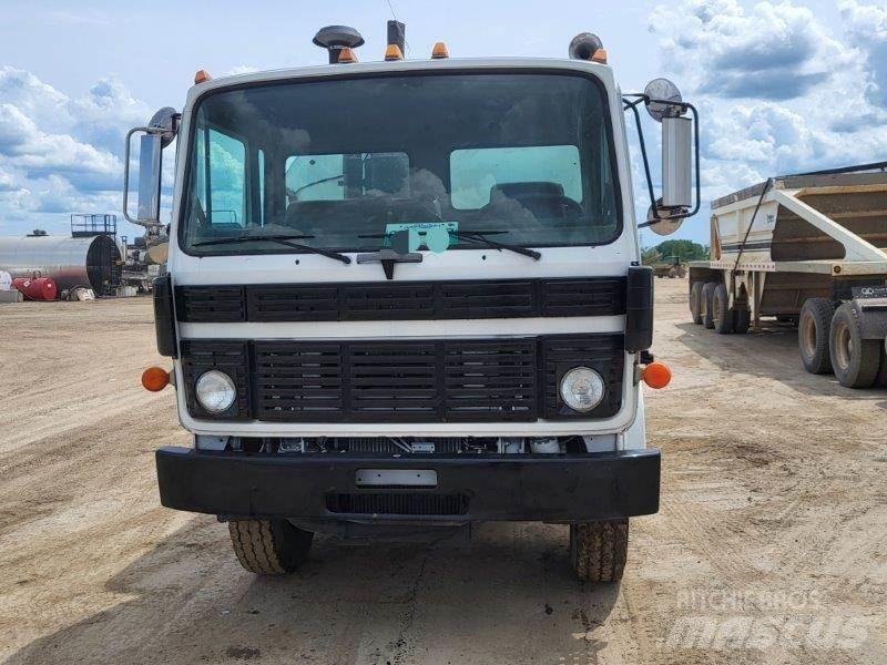 Mack Other 油罐车