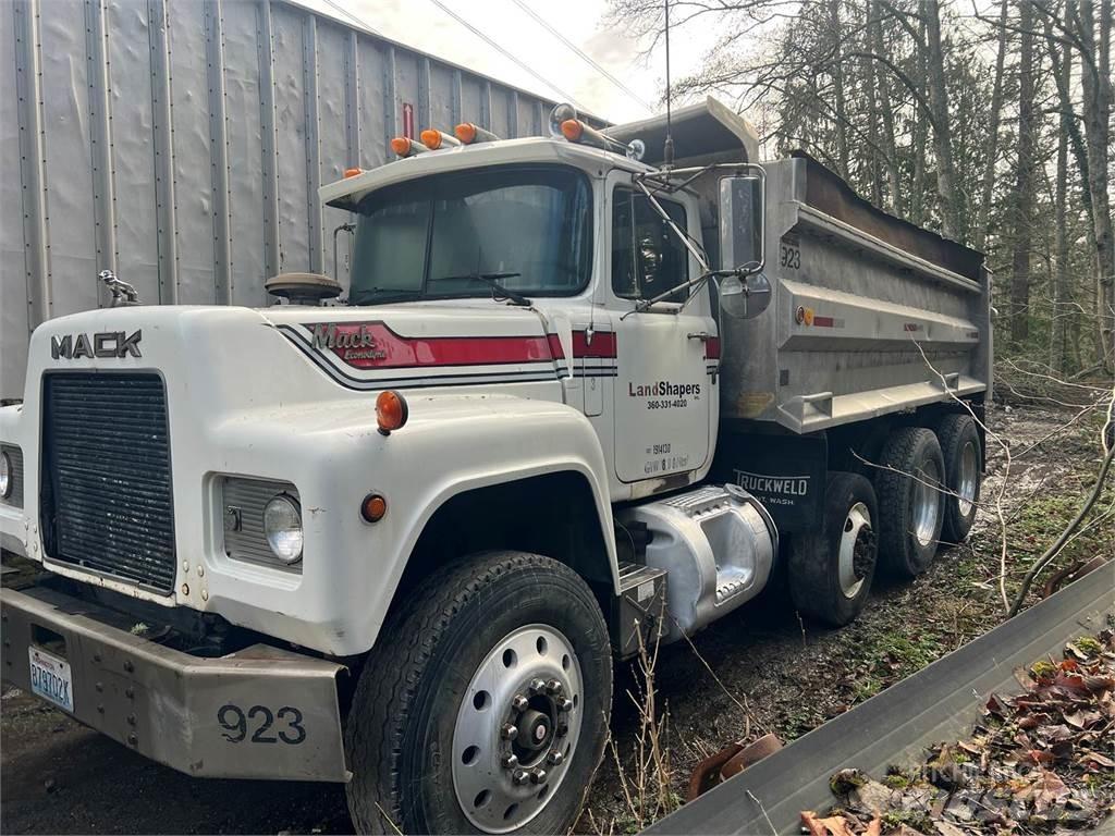 Mack RD600 自卸式货车