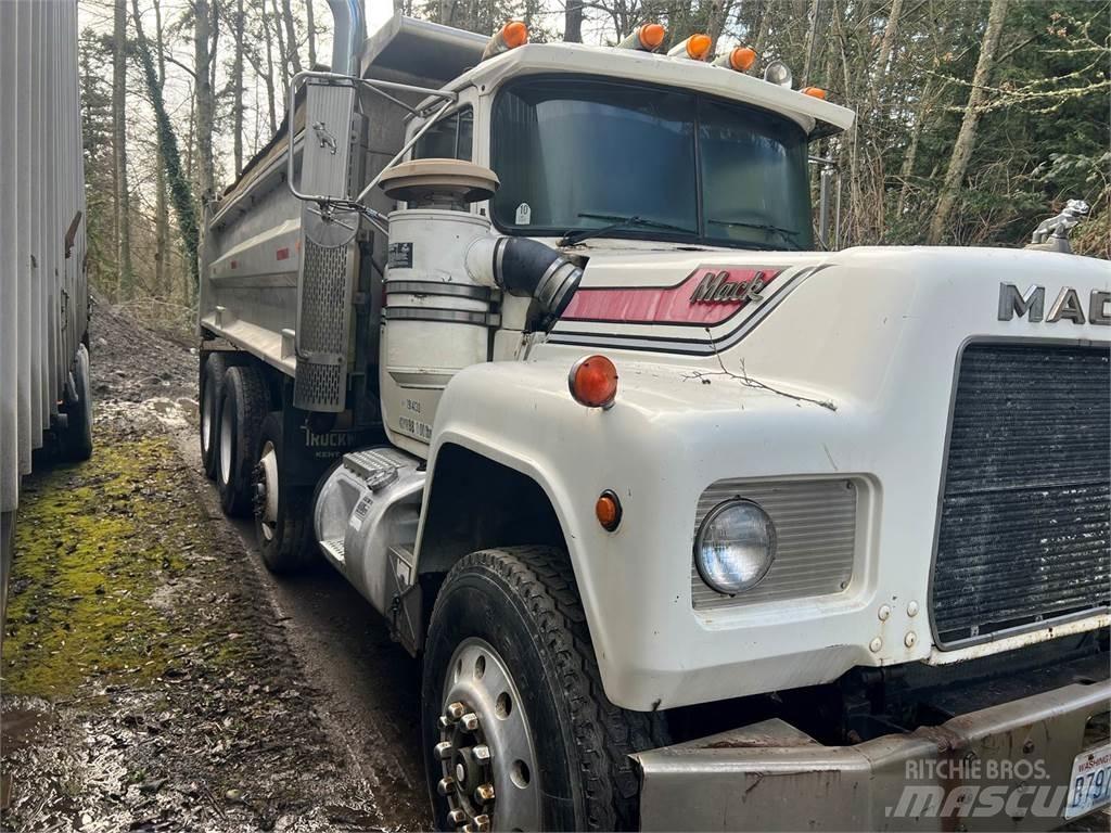 Mack RD600 自卸式货车