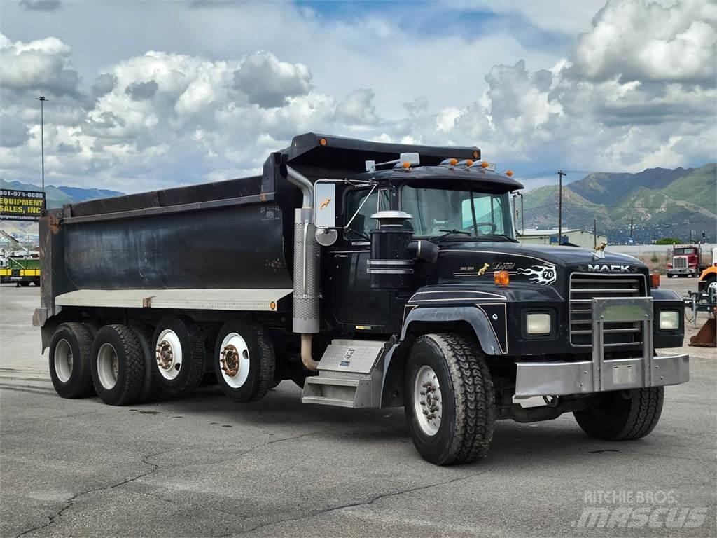 Mack RD690 自卸式货车