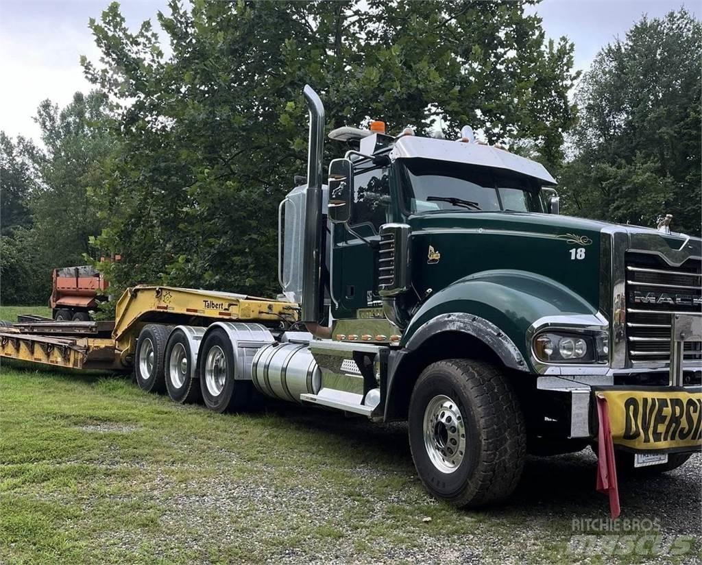 Mack Titan 牵引车