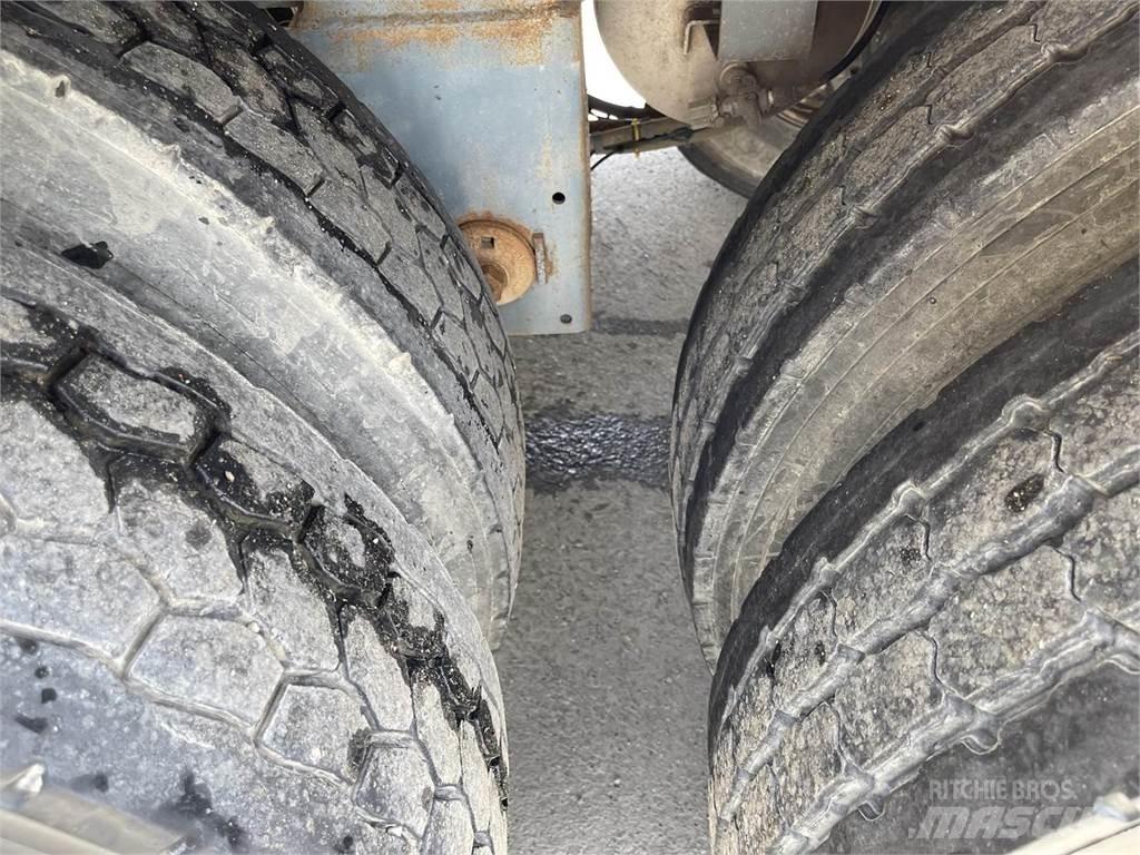 Polar  罐式拖车