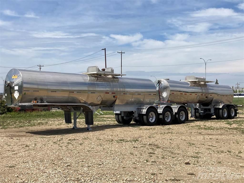 Polar  罐式拖车