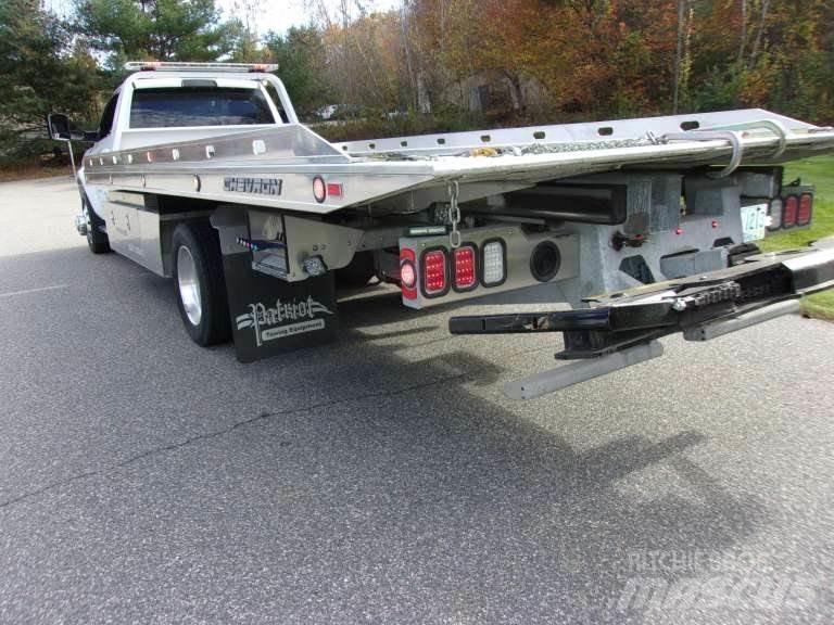 RAM 5500 工程吊钩车