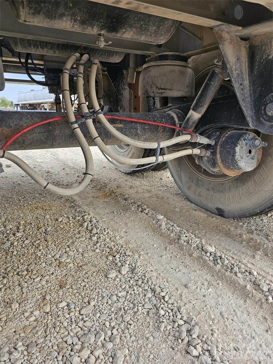  STE 罐式拖车