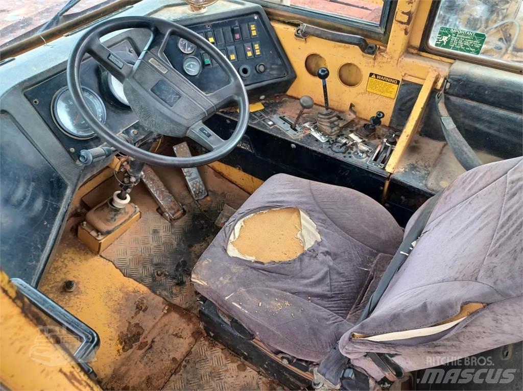 Volvo A35 大型面包车
