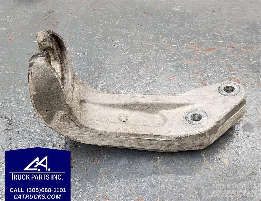 Volvo D13 散热器