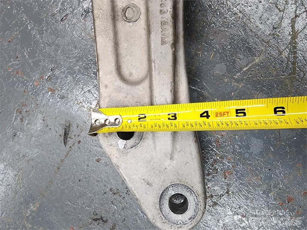 Volvo D13 散热器